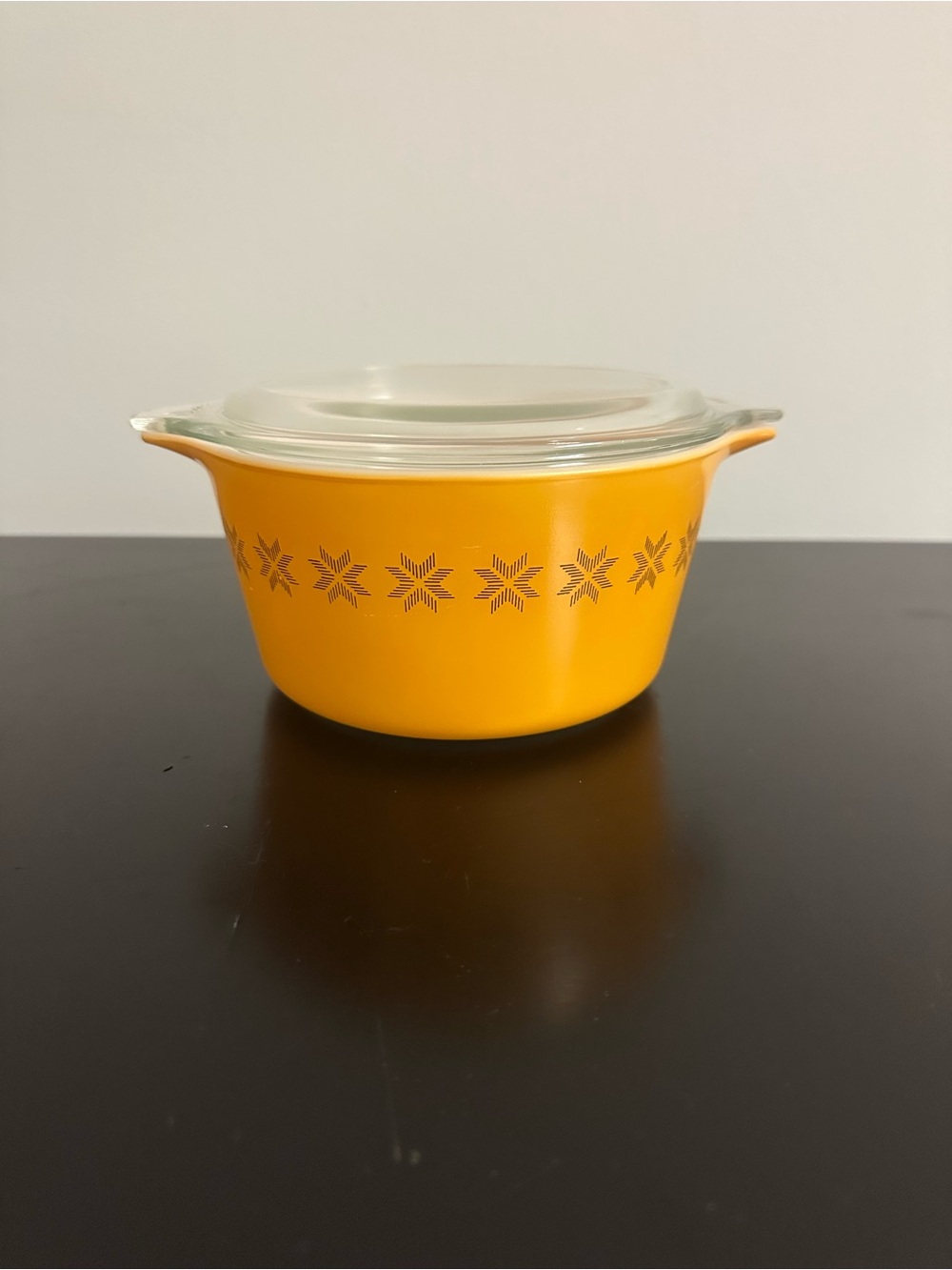 Vintage Pyrex Town and Country 473 Round Casserole Dish 1 Qt Yellow 470-C Lid